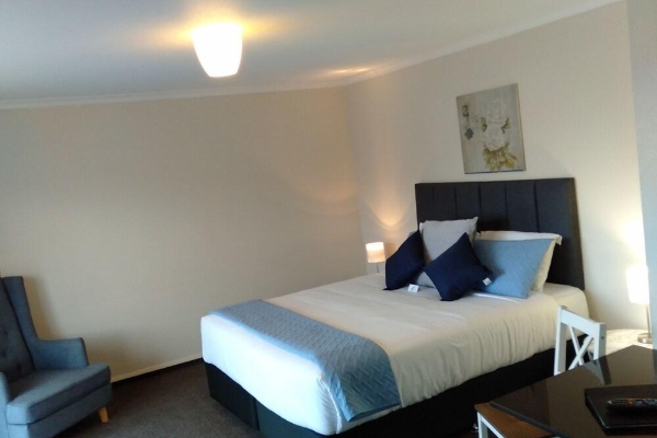 Albatross Motel (Westshore)